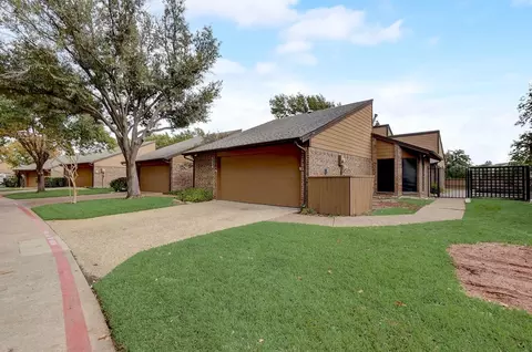 3323 Scarlet Oak Ct, Farmers Branch, TX 75234