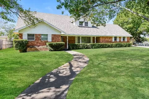 6300 Chapman Dr, Greenville, TX 75402