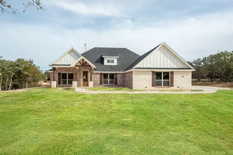 1044 Churchill Ln, Millsap, TX 76066