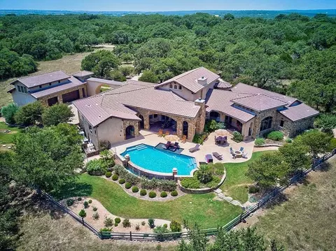 3021 Bridlewood Ranches Dr, San Marcos, TX 78666