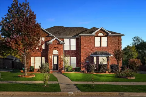 814 Graystone Dr, Garland, TX 75043