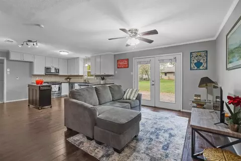937 Maple St, Howe, TX 75459 photo 4