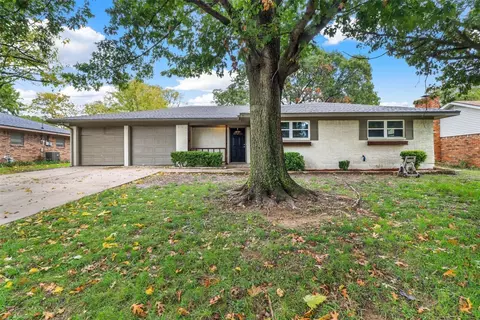 937 Maple St, Howe, TX 75459