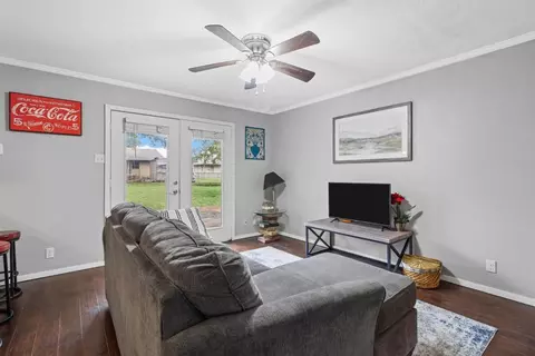 937 Maple St, Howe, TX 75459 photo 5