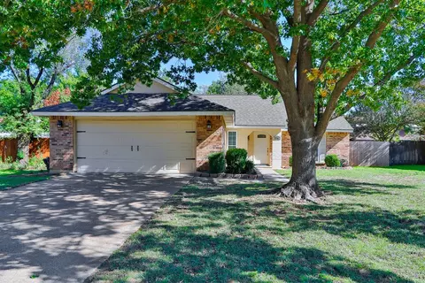 3716 Chittam Ln, Bedford, TX 76021