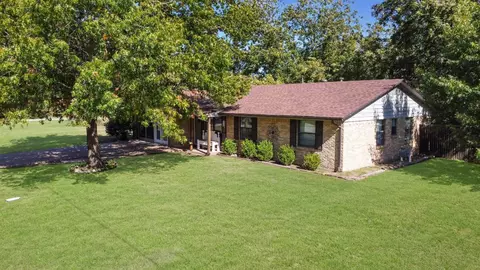 609 S Jesse Lee St, Kemp, TX 75143