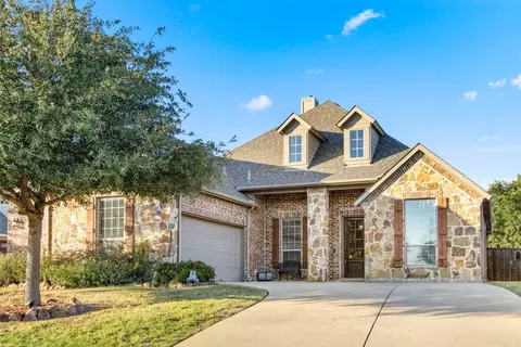 5731 Chateau Dr, Sachse, TX 75048