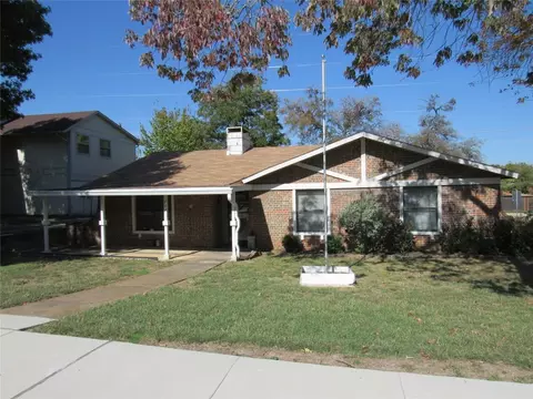 707 Sweet Gum Dr, Lewisville, TX 75067
