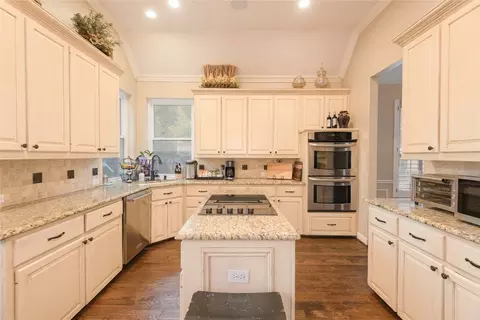 2902 Oakwood Ct, Mckinney, TX 75072