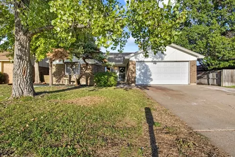205 Meador Ln, Burleson, TX 76028