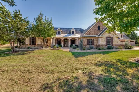 4050 Wisteria Trl, Midlothian, TX 76065