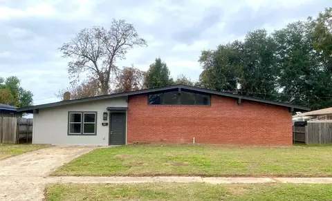 4106 Glen St, Bossier City, LA 71112
