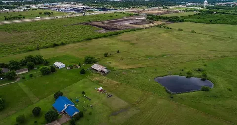 225 Valek Rd, Ennis, TX 75119