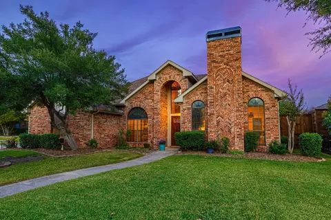 4212 Meadowdale Dr, Carrollton, TX 75010