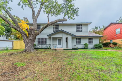 2939 Meadow Green Dr, Farmers Branch, TX 75234