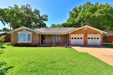 665 Westwood Dr, Abilene, TX 79603