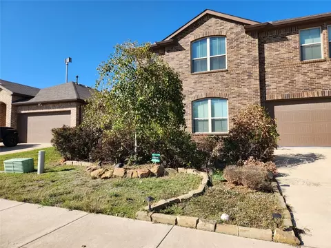 104 Creek Terrace Dr, Saginaw, TX 76131