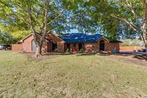 217 Prairie Creek Rd, Red Oak, TX 75154
