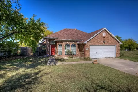 700 Hillside Dr, West Tawakoni, TX 75474