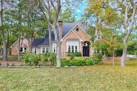 541 Maple Ln, Fairview, TX 75069