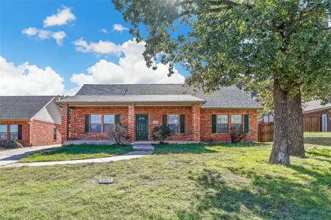 5528 E Rosedale St, Fort Worth, TX 76112