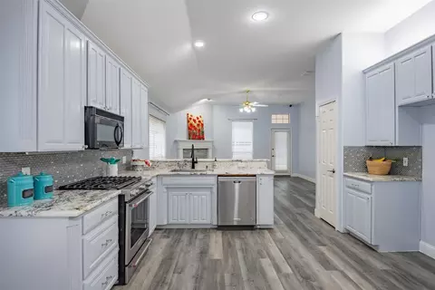 9078 Saranac Trl, Fort Worth, TX 76118