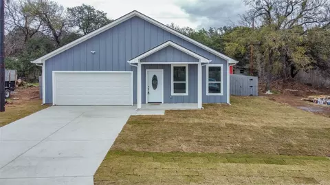 4303 Green Oak Dr, Granbury, TX 76048