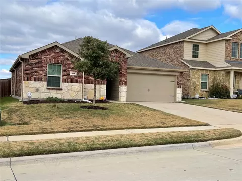 921 Alton Dr, Aubrey, TX 76227
