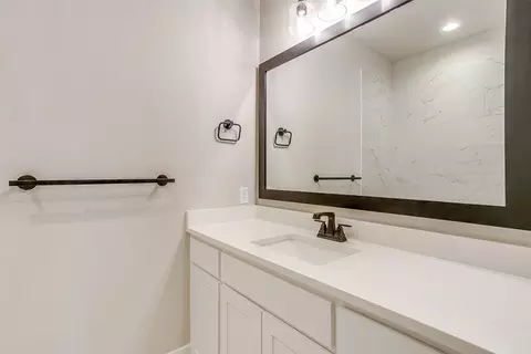 Bath - 608 Bluff Pt, Haslet, TX 76052 photo 3 of 5