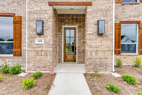 Entry Way - 608 Bluff Pt, Haslet, TX 76052 photo 1 of 2