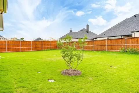 Exterior - 608 Bluff Pt, Haslet, TX 76052 photo 4 of 6