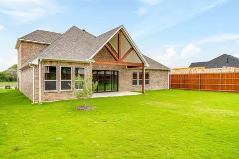 Exterior - 608 Bluff Pt, Haslet, TX 76052 photo 5 of 6