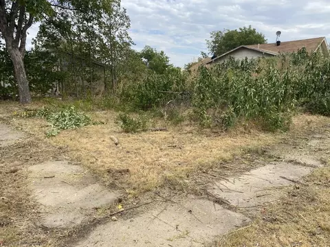 217 W 3rd St #A, Coleman, TX 76834