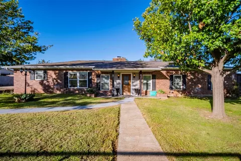 1700 Valley View Rd, Crowley, TX 76036