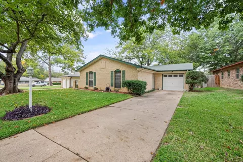1809 Doss Cir, Arlington, TX 76013