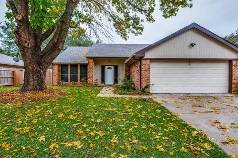 206 Juniper Dr, Arlington, TX 76018