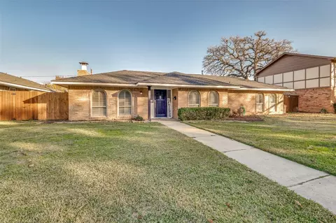 2616 Twinpost Ct, Irving, TX 75062