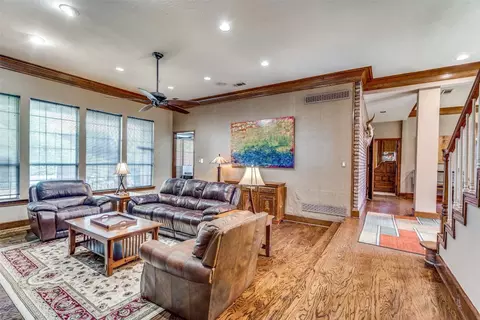 15516 Bay Point Dr, Dallas, TX 75248