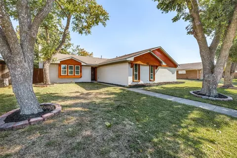 5914 Mark Ln, Rowlett, TX 75089 photo 2