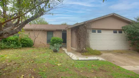924 Bennett St, Cedar Hill, TX 75104
