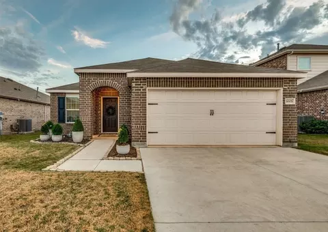 1005 Paso Fino Dr, Haslet, TX 76052