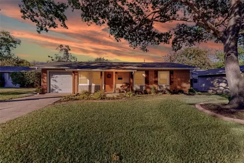 806 Vinecrest Ln, Richardson, TX 75080