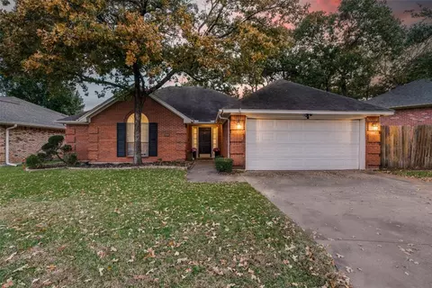 5906 Flintshire Ct, Arlington, TX 76017