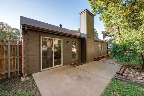1712 Chittam Dr, Euless, TX 76039 photo 4