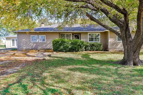 714 N Lee St, Valley View, TX 76272