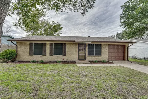 1592 Leon St, Kaufman, TX 75142