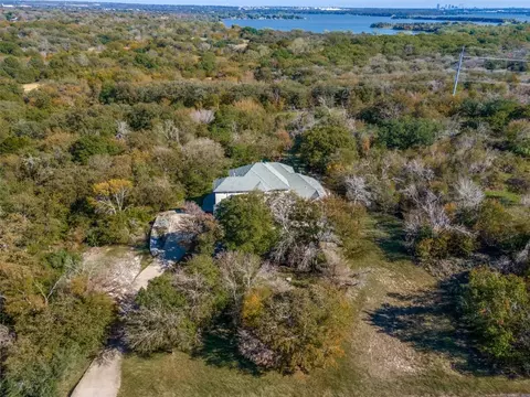 4148 Lake Oaks Cir, Fort Worth, TX 76108