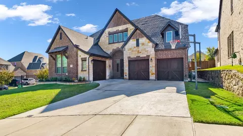 8201 Cottage Dr, Mckinney, TX 75070
