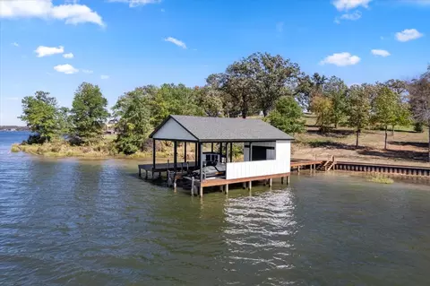 000 Waterside Ln, Pittsburg, TX 75686