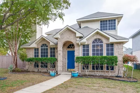 501 Creek Ct, Lewisville, TX 75067